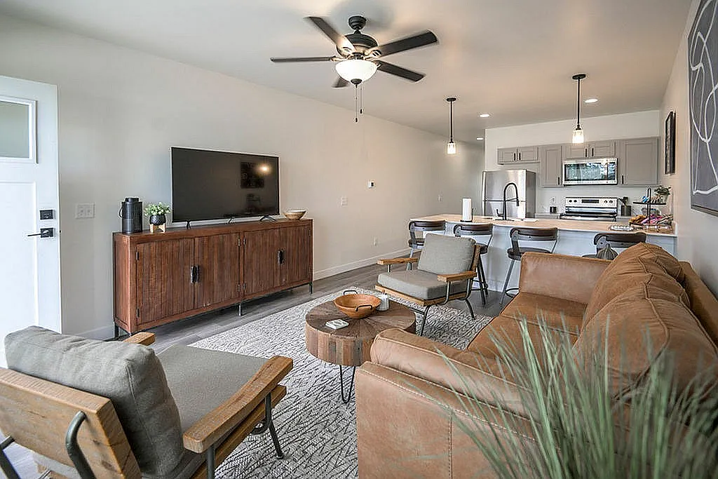Highland Park Apartments — Photo 1