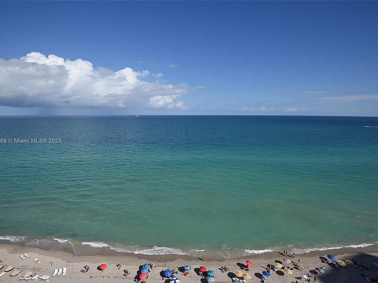 3505 S Ocean Dr #Penthouse 12 — Photo 15