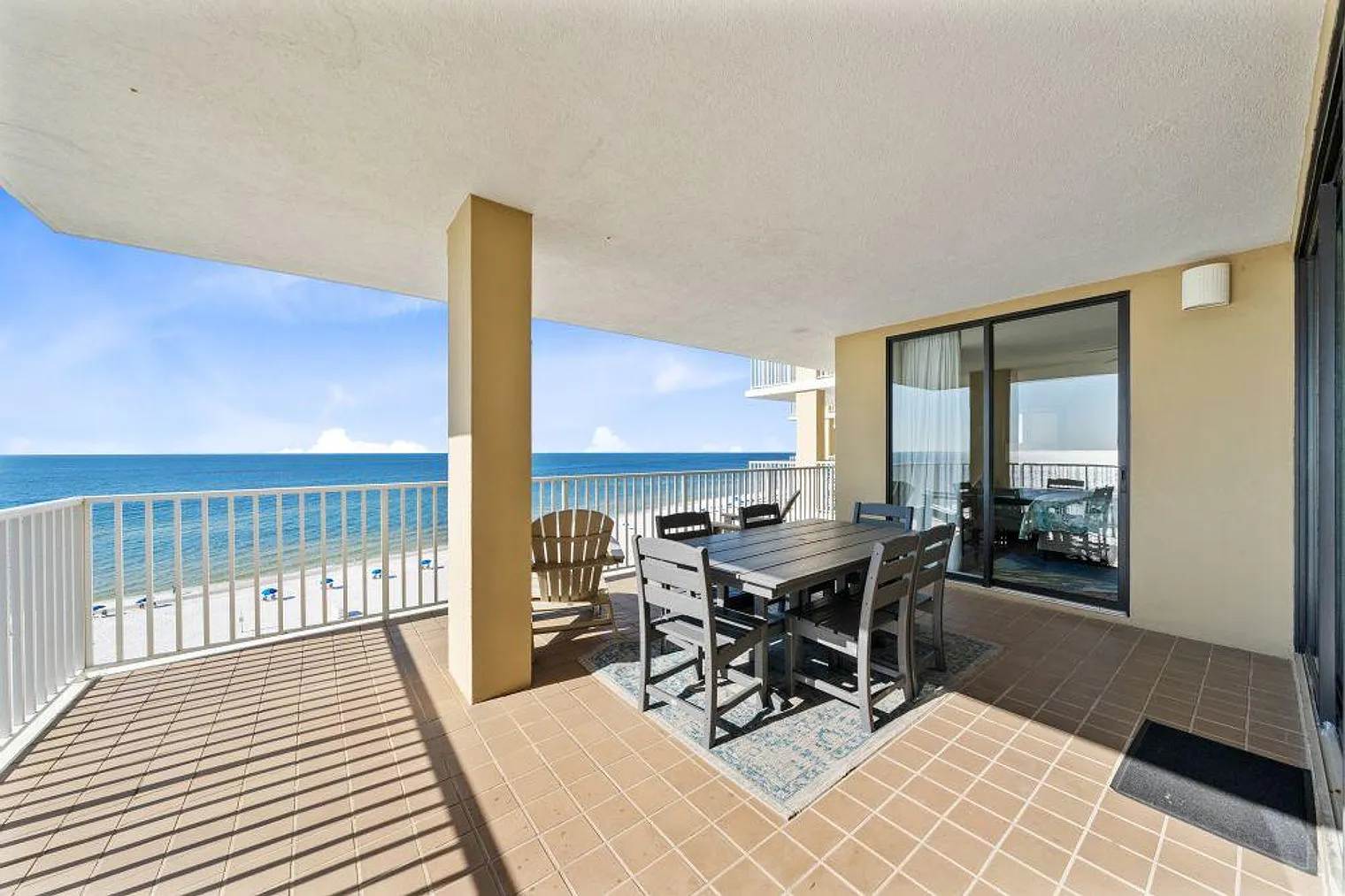 3 bed, 3.0 bath, 1291 sqft, $5,066 — Photo 2