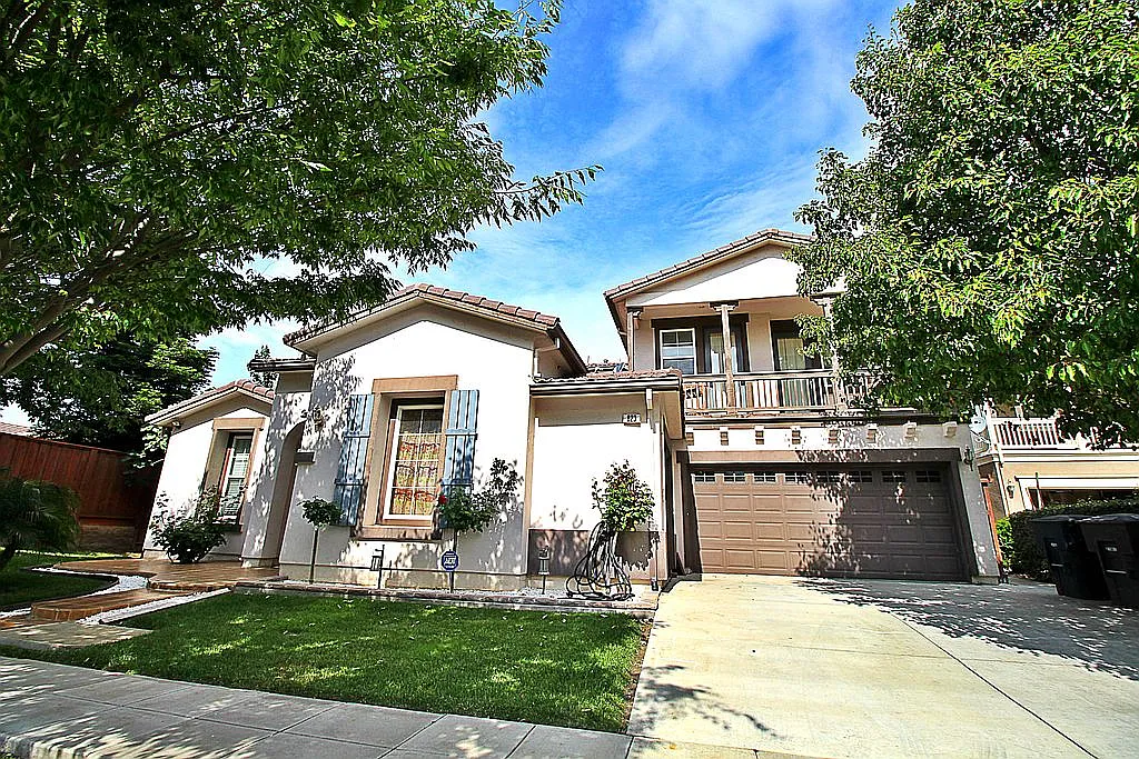 823 Joseph St photo 1