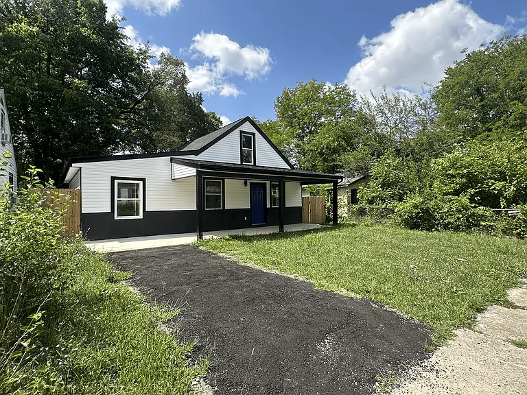 4516 Eichelberger Ave — Photo 2