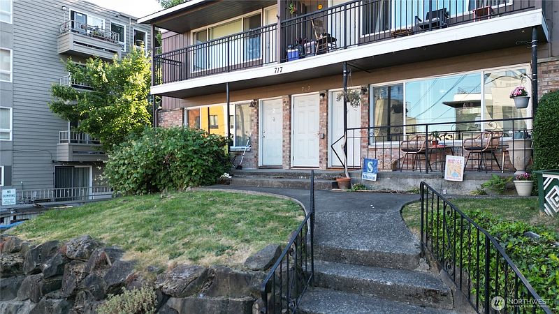 4th image of 717 3rd Avenue N