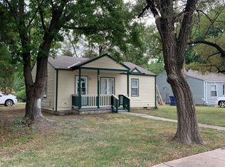 1902 S Edgemoor St, Wichita, KS 67218