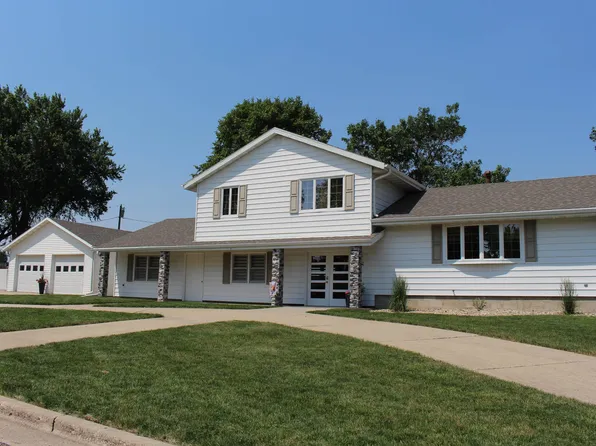 102 S 5th St, Breda, IA 51436