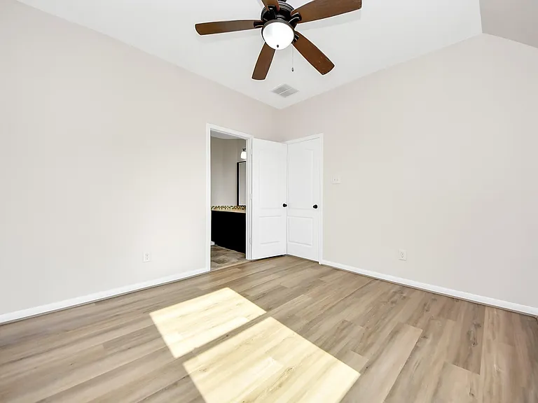 9815 Patricia Haven Ln — Photo 41