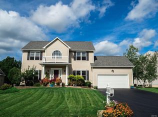 1128 Cornflower Way N, East Syracuse, NY 13057