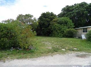 1463 NW 69th St, Miami, FL 33147