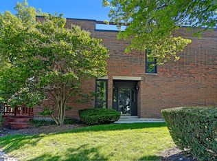 4 Willow Tree Ct #4, Elmhurst, IL 60126