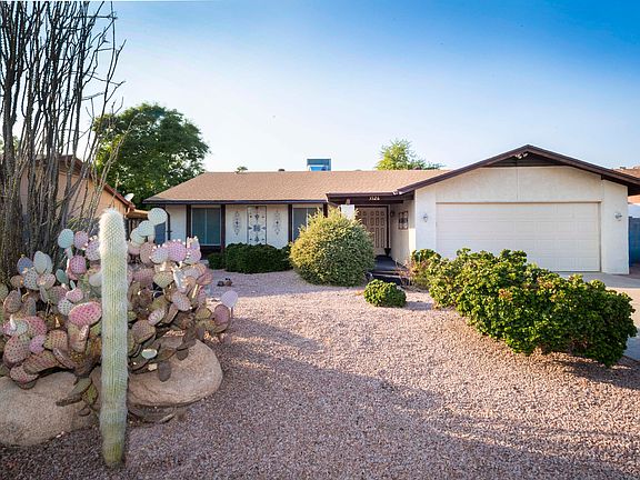4th image of 3526 E Larkspur Dr