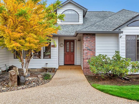 2nd image of 10705 NE 90th Ct