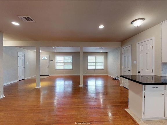 3rd image of 1006 Timm Dr