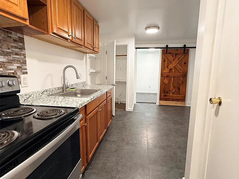 155 Main St #4 — Photo 4