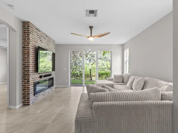 5319 Falcon Trail, Davie, FL 33314