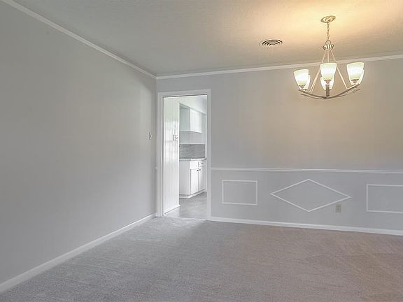 4th image of 2202 Tuscan Ln