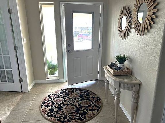 3rd image of 1716 Primrose Ln