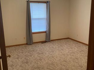 4550 Grove St, Luna Pier, MI 48157