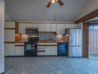 328 Hogan Dr #C, Lake Ozark, MO, 65049