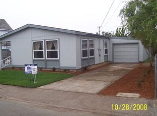 109 4th St, Myrtle Point, OR 97458