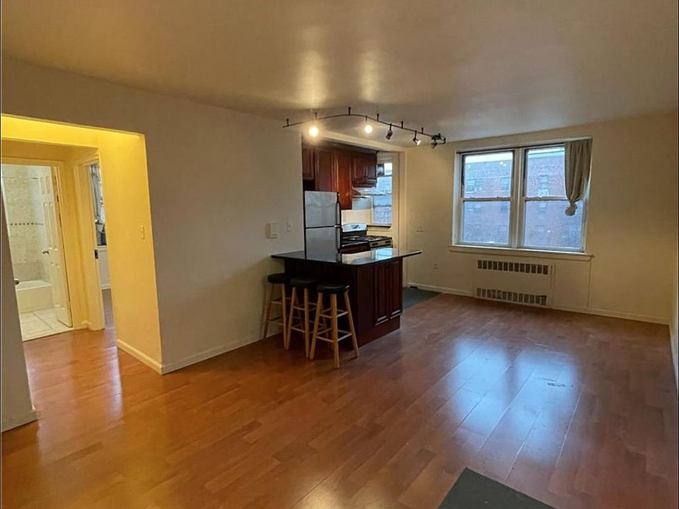 2nd image of 14444 41st Ave APT 5P