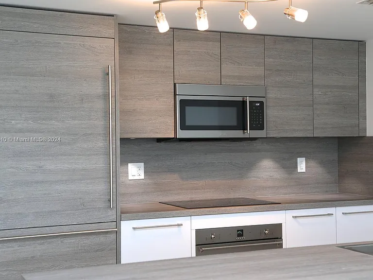 400 Sunny Isles Blvd #1221 — Photo 6