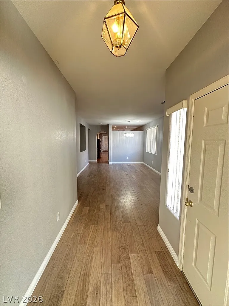 3 bed, 2.0 bath, 1676 sqft, $2,300 — Photo 3