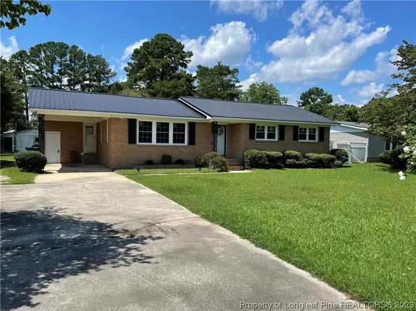 950 E White Pond Rd, Fairmont, NC 28340