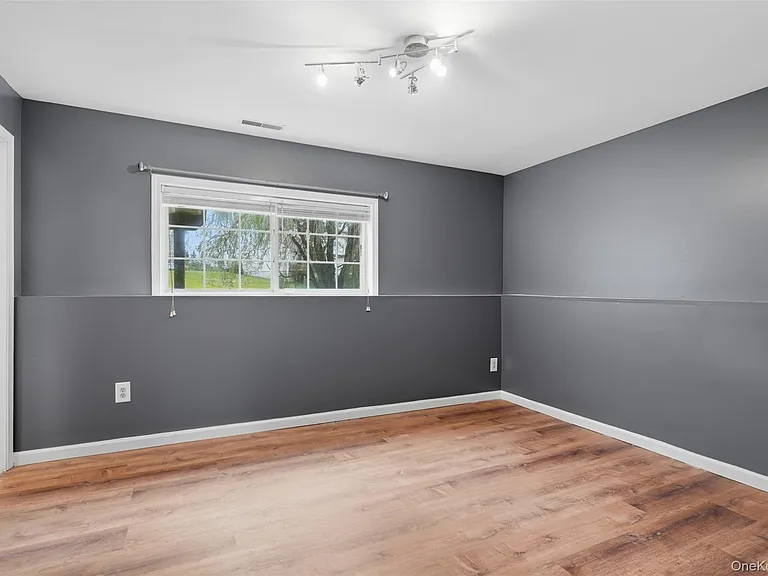 17 Watkins Dr — Photo 18