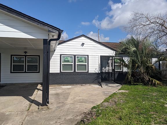 2nd image of 3333 Airport Blvd