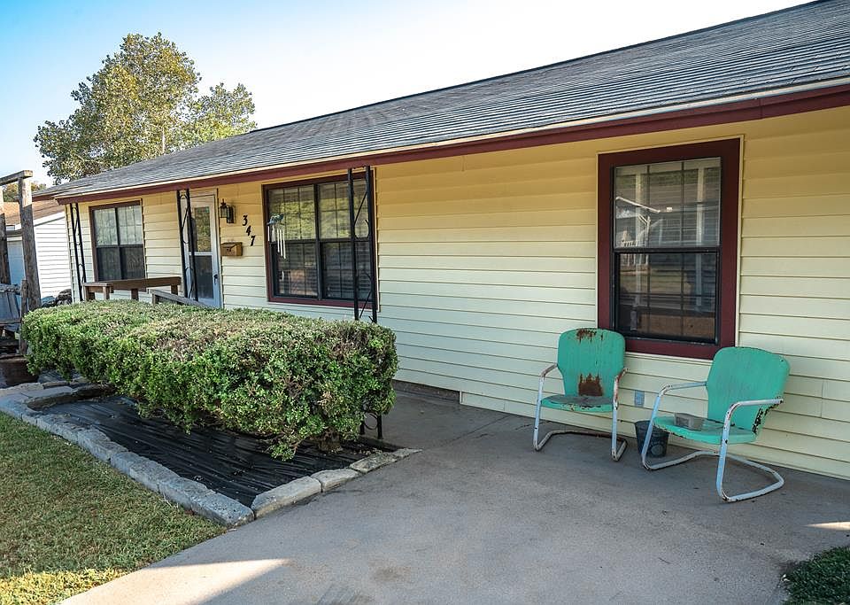 1st image of 347 Bluebonnet Dr