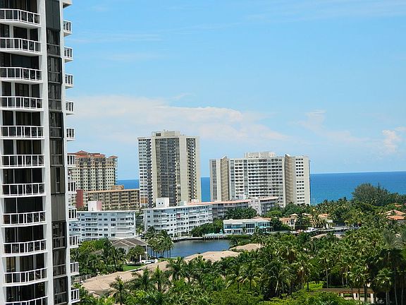 5th image of 3610 Yacht Club Dr APT 1406