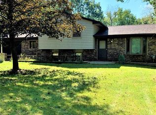 800 Munger Rd, Holly, MI 48442