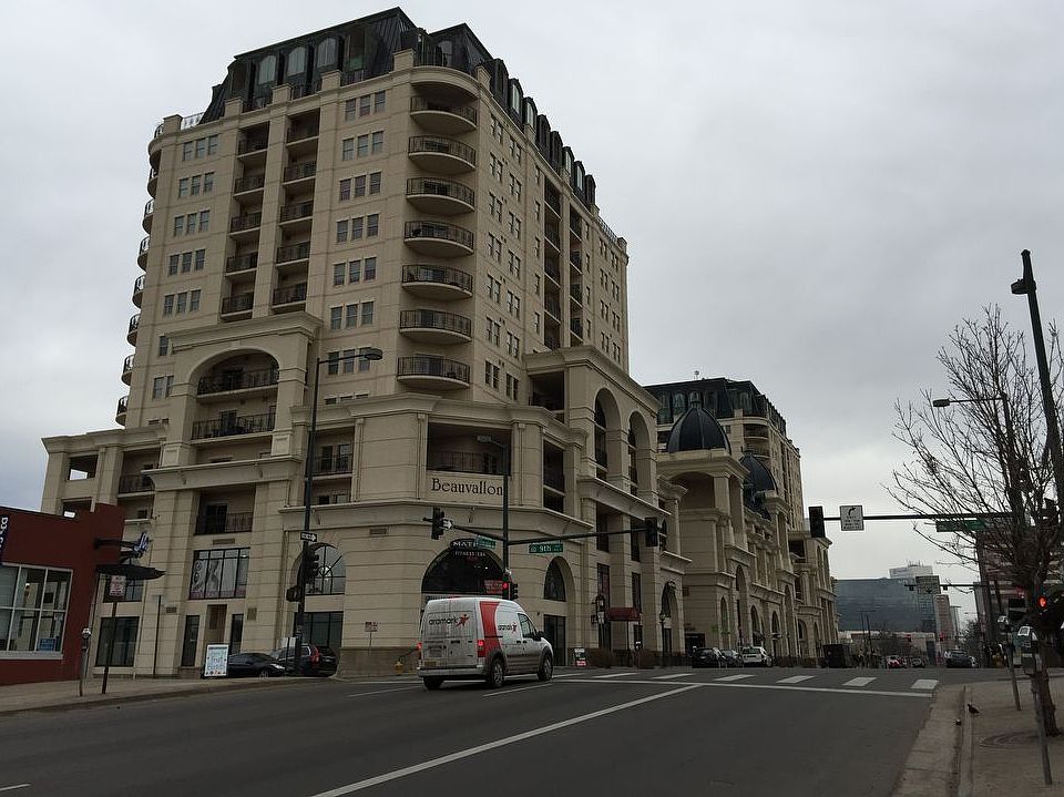 1st image of 925 N Lincoln St #8C-S