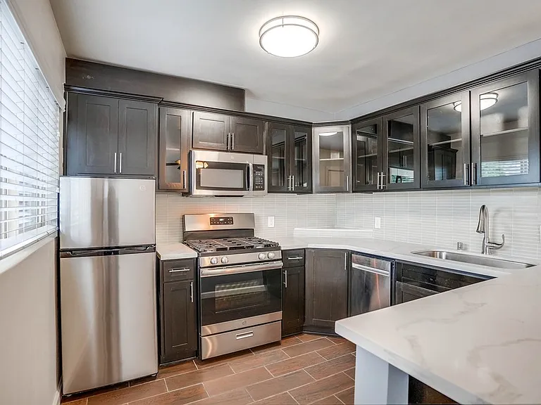 3528 W Adams Blvd — Photo 17