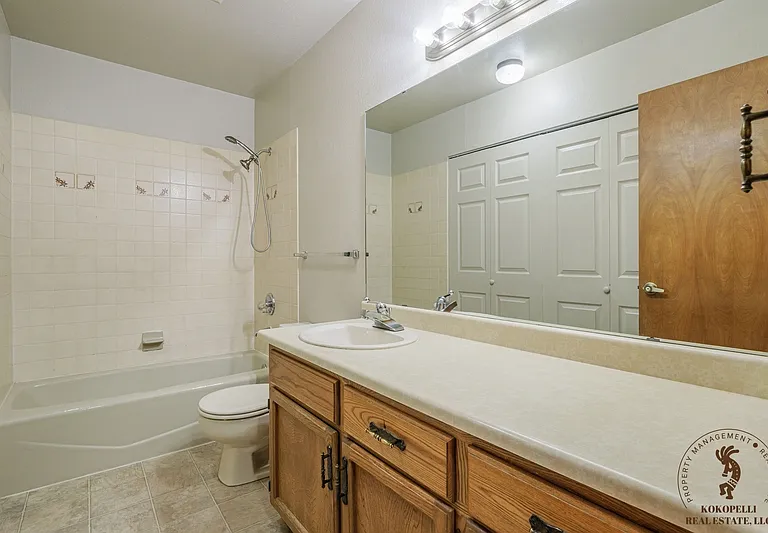 1305 Wellington Ave — Photo 8