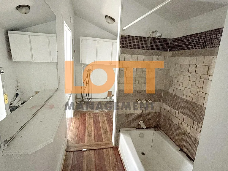 403 Old Paris Mountain Rd — Photo 14