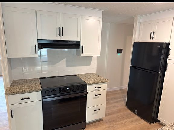 2nd image of 2600 Harden Blvd #81