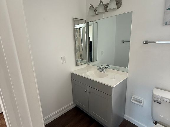 5th image of 4911 York St APT 5