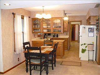 3rd image of 801 E Circle Dr