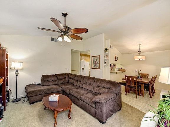 4th image of 516 El Camino Ave