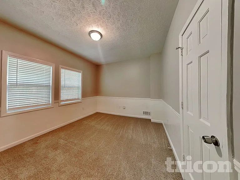 515 Westbridge Dr — Photo 15