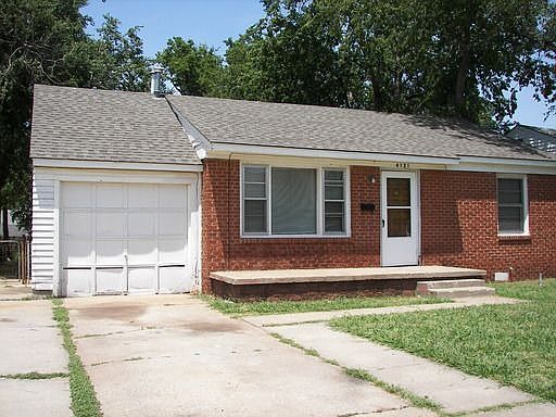 1st image of 4121 SE 27th St