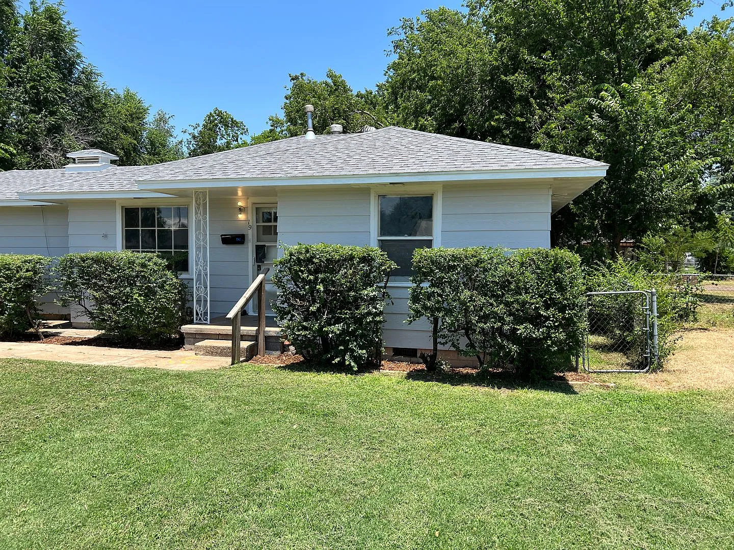 4 bedroom, 2 1/2 bath home for rent in Yukon near Main and Piedmont Road! — Photo 3