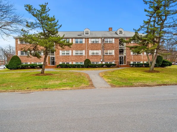 23 Edgelawn Ave APT 3, North Andover, MA 01845