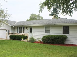 1414 Roosevelt Dr S, West Bend, WI 53090