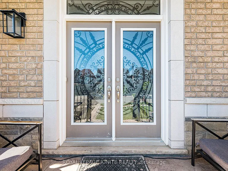 18 Monkton Cir — Photo 4