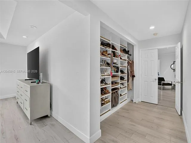 981 Waterside Cir — Photo 11