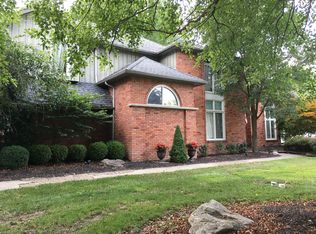103 Roxbury Park, East Amherst, NY 14051