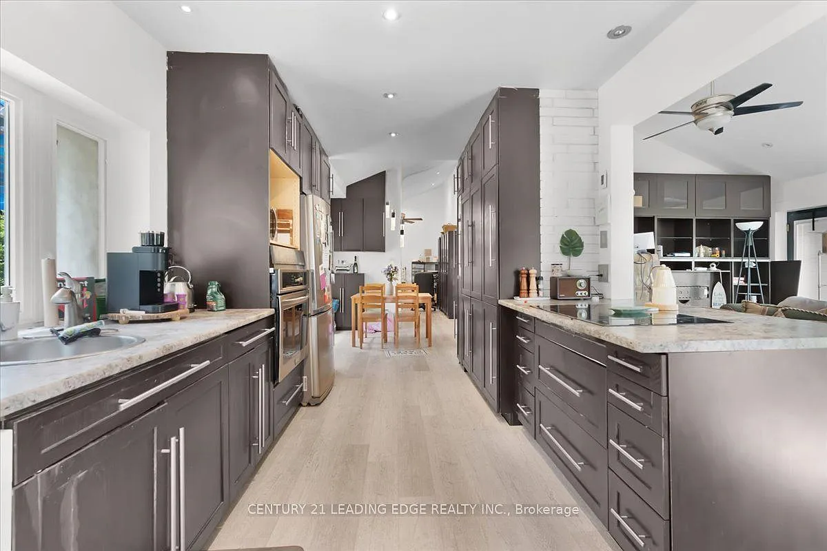 2 bed, $2,500 — Photo 3