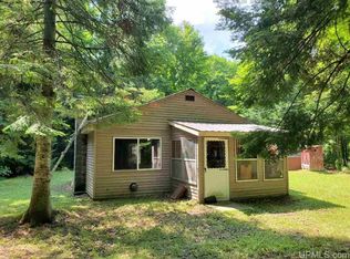 3963 Magnusson Rd, Chatham, MI 49816