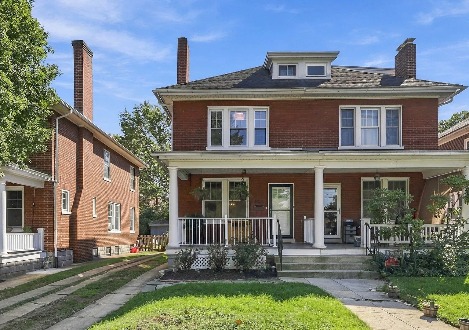 Beautiful 3 BR Home in Grandview Heights! — Photo 2